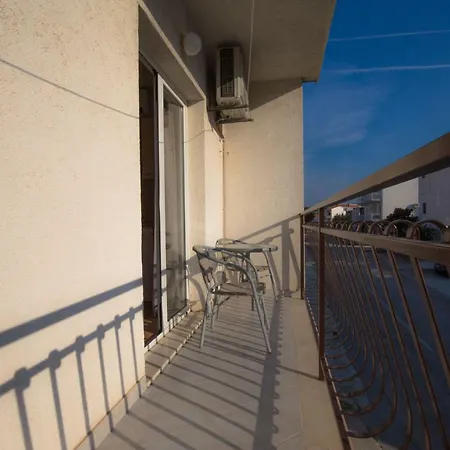 Dagulo Apartment Primosten Exterior photo